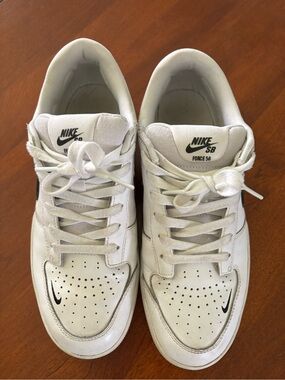 Gently worn Nike SB Force 58 White with Black Swoosh Low-Top Sneakers